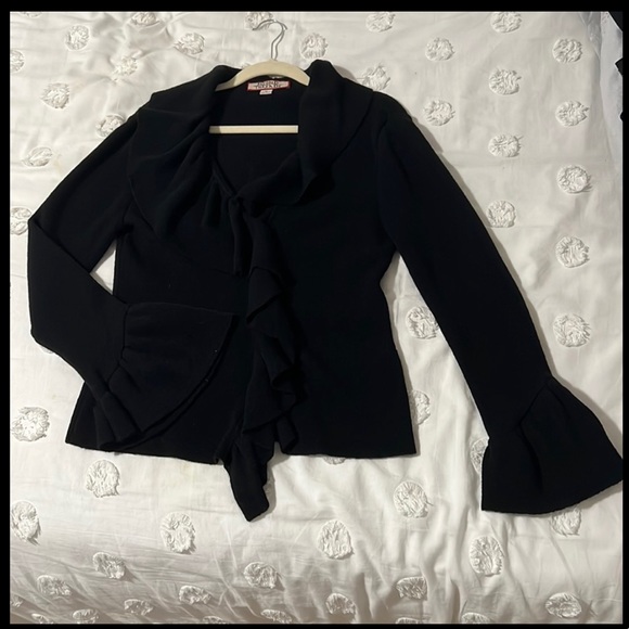 Beyond Threads Ruffle Bell Cuff Cardigan - Picture 2 of 9